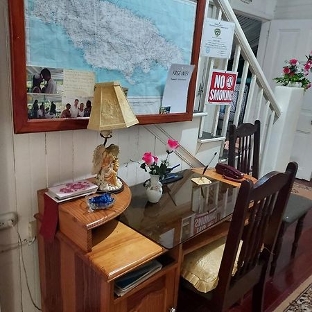 Holiday Home - Guest House Порт Антонио Екстериор снимка